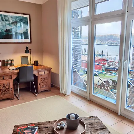 Апартаменты Penthouse Hafenblick - Private Sauna - Teil Der Holidayescapes Kollektion Любек